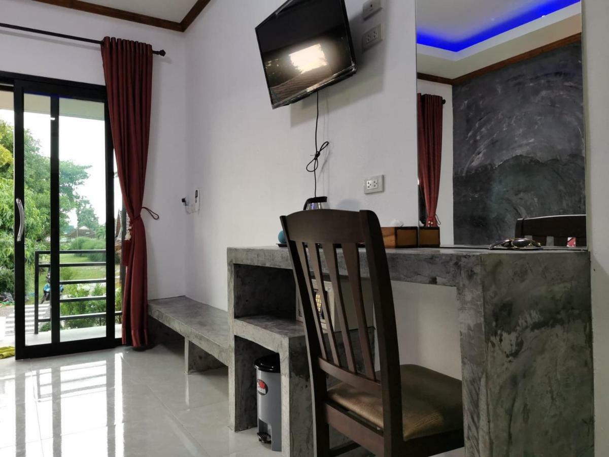 Laila​ Place Hotel Ko Lanta Екстериор снимка