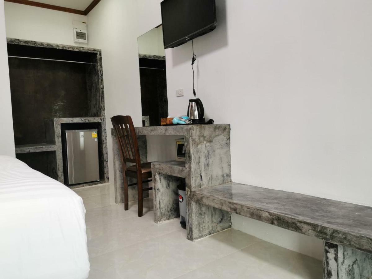 Laila​ Place Hotel Ko Lanta Екстериор снимка