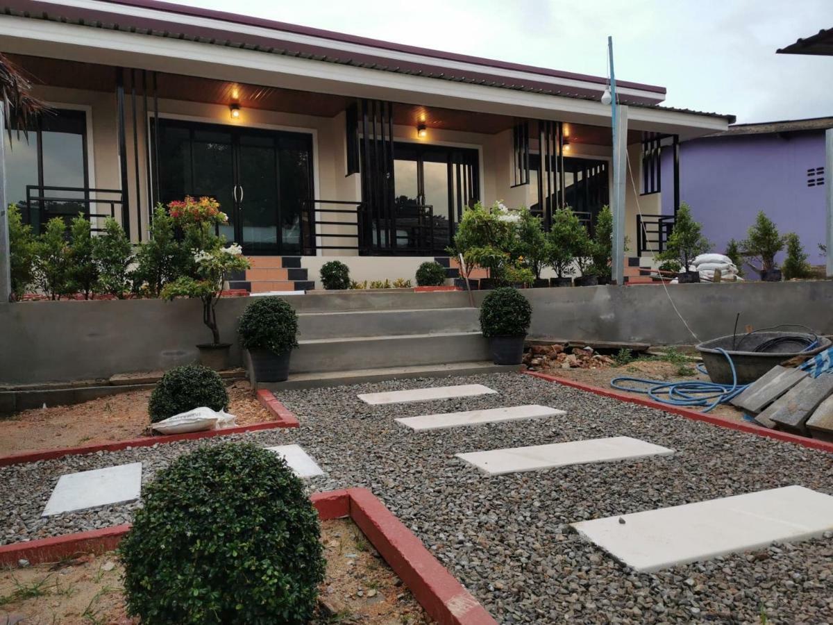 Laila​ Place Hotel Ko Lanta Екстериор снимка